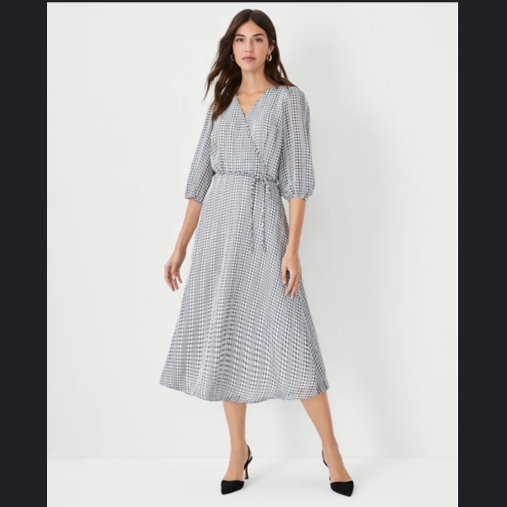 ANN TAYLOR black and white plaid quarter balloon sleeved V-neck midi dress